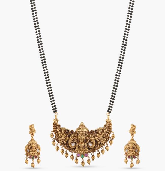 Oindrila Antique Black Beads Pendant Set