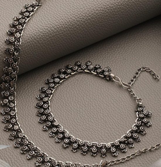Sangria Set of 2 Silver-Plated & Oxidised Handcrafted Anklets