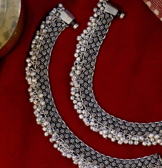 TEEJH Set Of 2 Oxidised Silver-Plated Veena Rawa Ghungroo Anklets